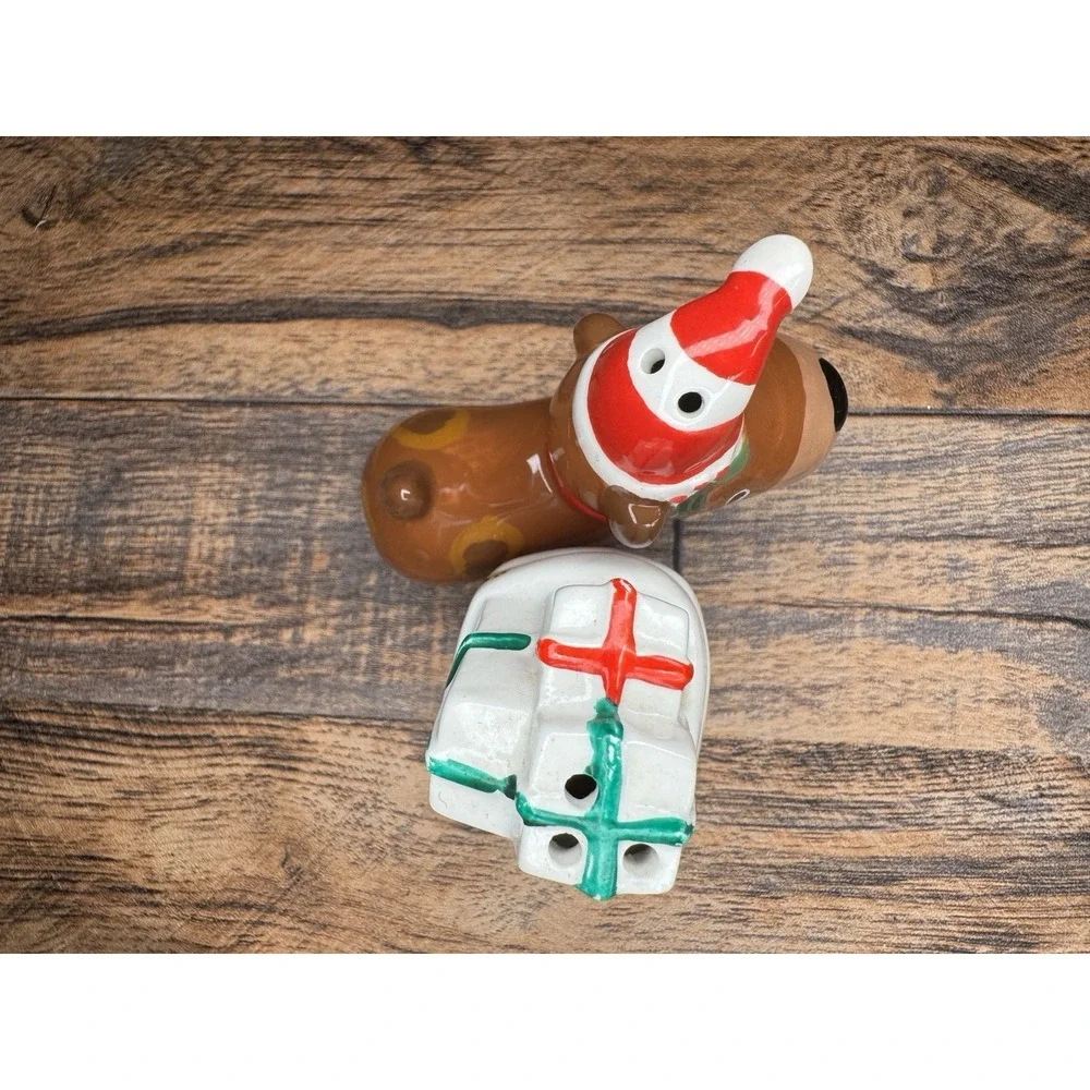 The Unbranded Brand holiday ceramic